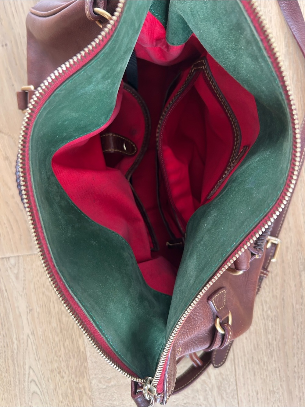 Tory Burch Brown Leather Shoulder Bag with Green Interior and Red Zipper Trim - Picture 6 of 7